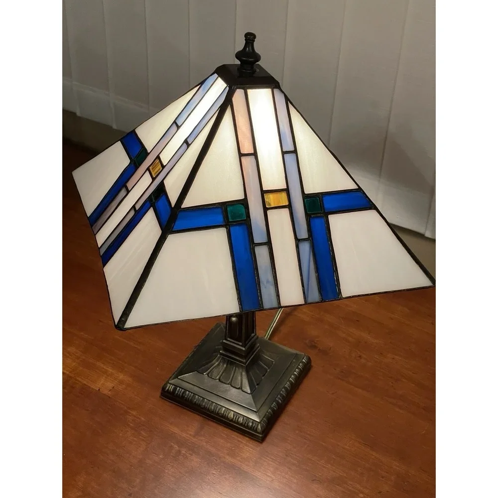 Vintage Tiffany-style Table Lamp Resin Shade